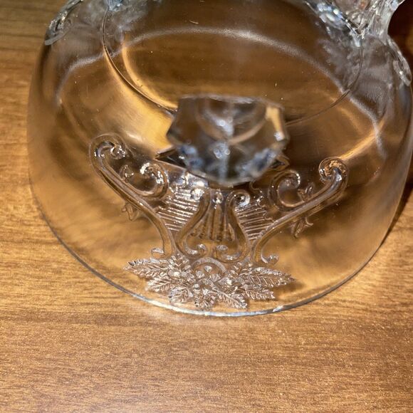 Vtg Clear Glass 3 Footed Bowl Scroll And Leaf Pattern 2.5 Inches X 4 Inches - Picture 7 of 11